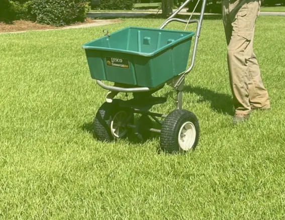 Lawn Fertilization in Belton Missouri Image